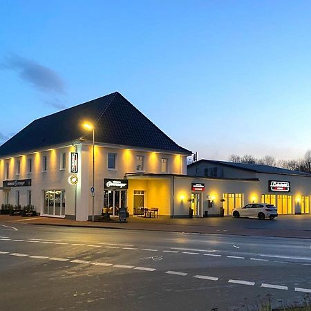 Central Hotel Wagenfeld エクステリア 写真
