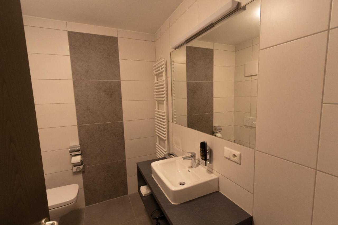 Central Hotel Wagenfeld エクステリア 写真